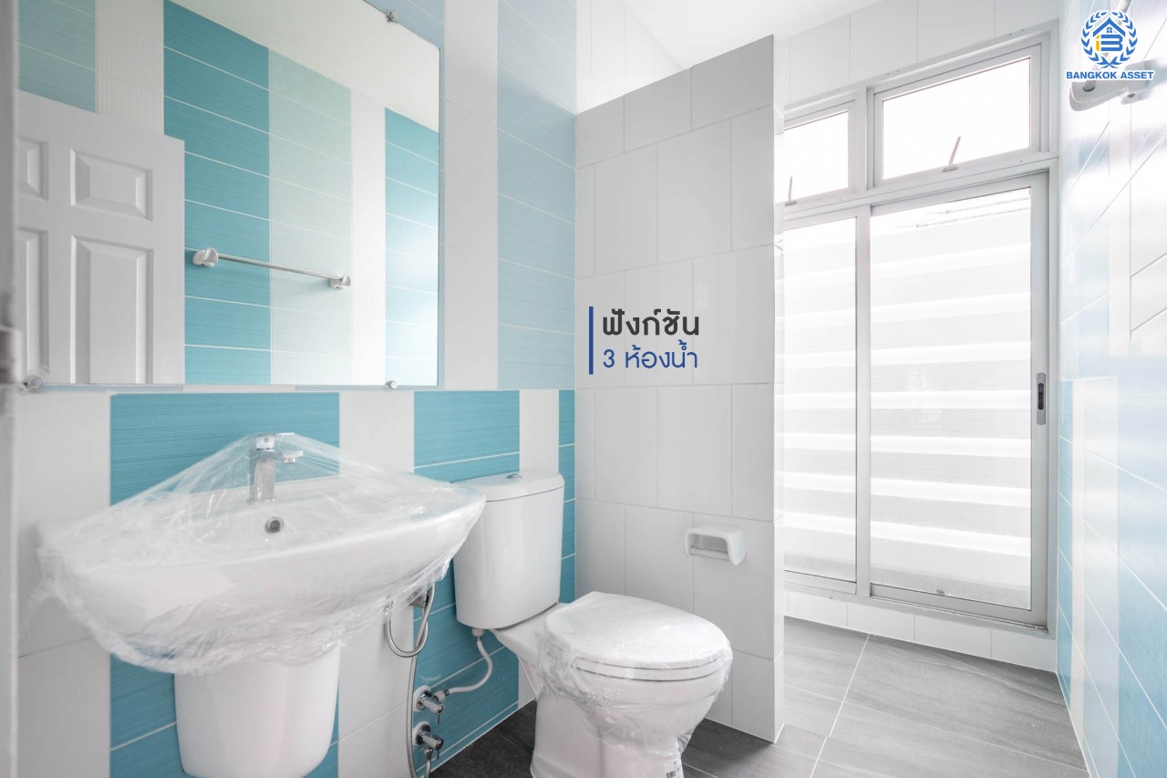 บ้านมือสองตกแต่งใหม่ ม.วิลล่าการ์เด้น3 บางกรวย-ไทรน้อย เนื้อที่ 52 ตร.ว. ฟังก์ชัน 3 ห้องนอน 3 ห้องน้ำ จอดรถได้ 2 คัน บรรยากาศเป็นส่วนตัว บนทำเลศักยภาพ ใกล้เซ็นทรัลเวสต์เกต เชื่อมต่อหลายเส้นทาง ถ.รัตนาธิเบศร์, ถ.กาญจนาภิเษก และราชพฤกษ์ และรถไฟฟ้า "สถานีบางพลู"